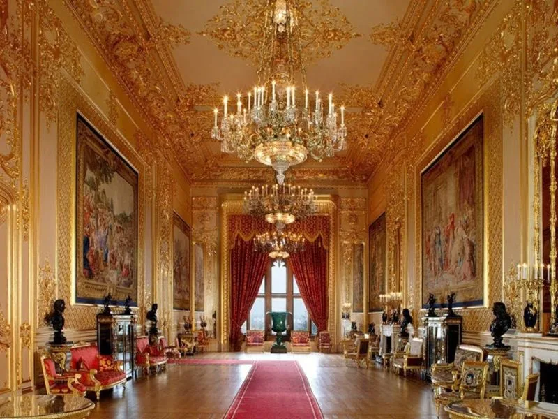 cung dien buckingham kham pha bieu tuong hoang gia anh giua long london